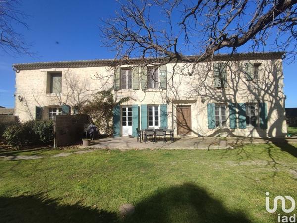 Maison 10 pièces de 450 m² à Beaucaire (30300)