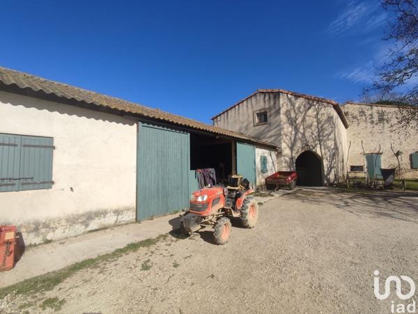 Maison 10 pièces de 450 m² à Beaucaire (30300)