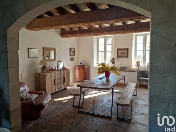 Maison 10 pièces de 450 m² à Beaucaire (30300)