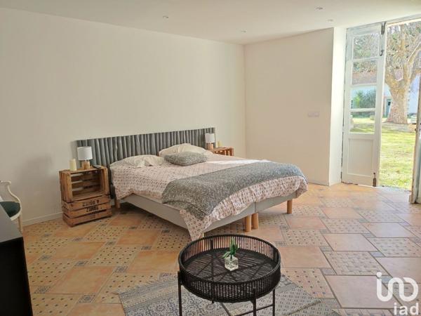 Maison 10 pièces de 450 m² à Beaucaire (30300)