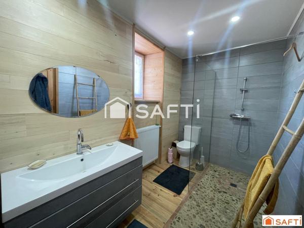 À environ 30 km au sud de Sarlat - Périgord Noir