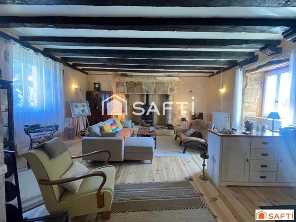 À environ 30 km au sud de Sarlat - Périgord Noir