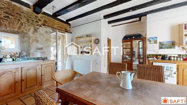 À environ 30 km au sud de Sarlat - Périgord Noir