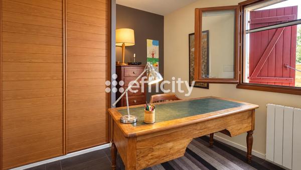 Maison
         5 pièces
        - 138 m² Exclusivité 655 000 € *