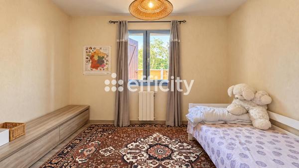 Maison
         5 pièces
        - 138 m² Exclusivité 655 000 € *