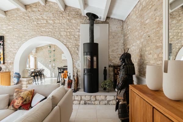 Maison de charme et de caractère, entre élégance architecturale et jardin luxuriant