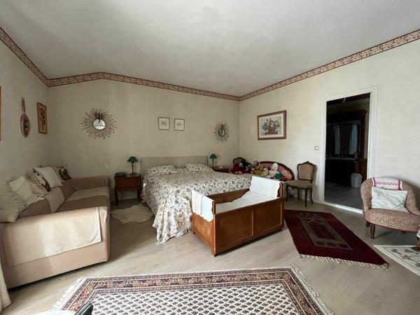 Maison à vendre    7 pièces •  Aytré