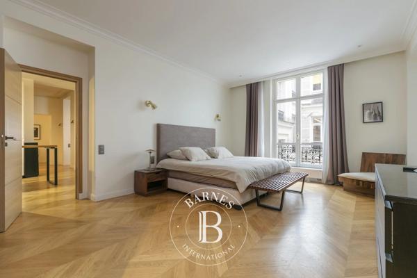 Paris 8ème, Appartement 3 Chambres -  217 m² à vendre