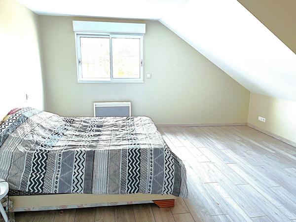 MAISON de Ville avec cour et parking