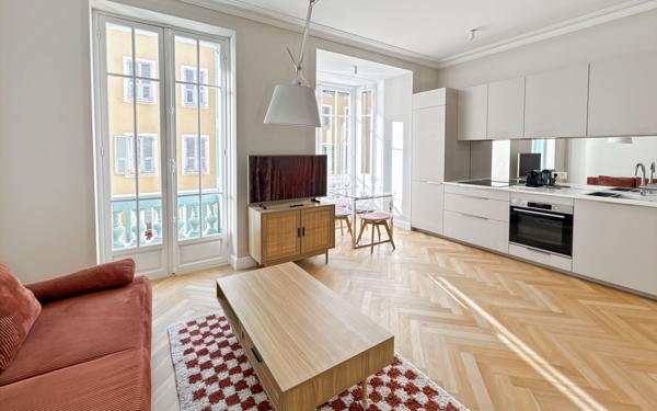Appartement à louer    1 pièce • 32,11 m2 Nice