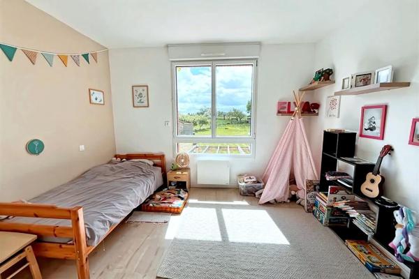 Maison rénovée avec dépendance, entre Chemillé et Cholet