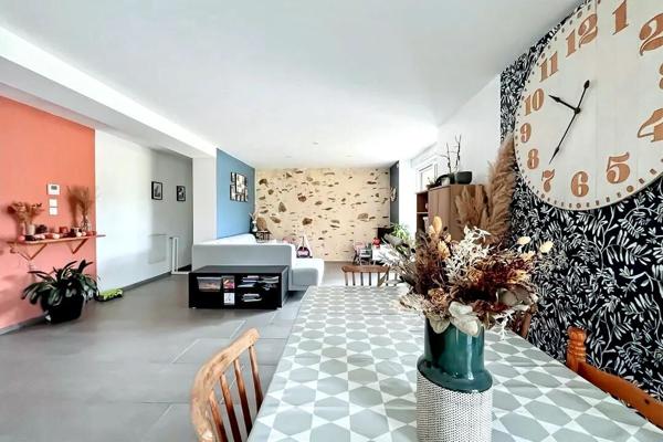 Maison rénovée avec dépendance, entre Chemillé et Cholet