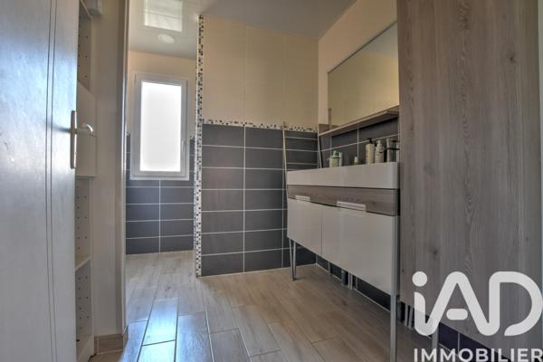 Maison à vendre 6 pièces 137 m² Saint-Léonard-de-Noblat