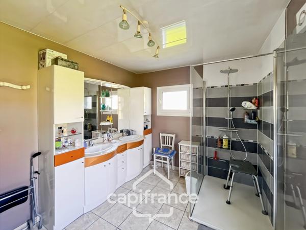 Maison de 5 pièces, 145m² et 67795 m² de terrain