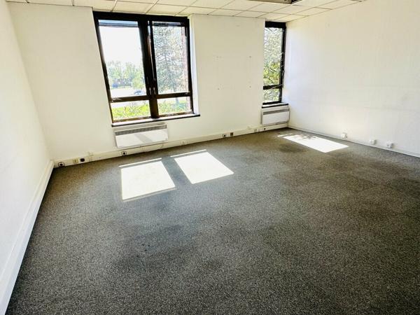 BUREAUX à LOUER de 118.5 m²