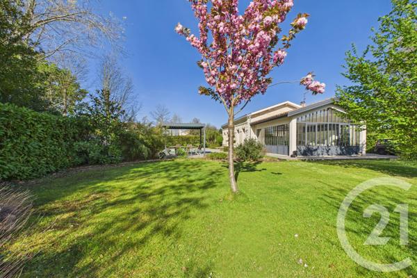 Maison à vendre  8 pièces - 257,83 m2 EYSINES - 33