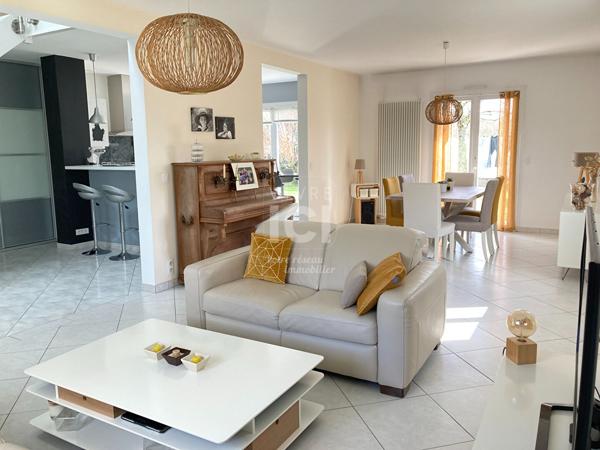 Maison avec 8 studios loués en meublés