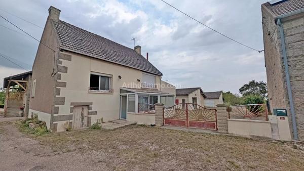 Vente                                                      Maison de village
                        
                     7 pièces                      168 m2                     à La Roche-en-Brenil