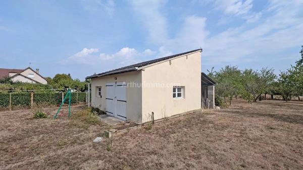 Vente                                                      Maison de village
                        
                     7 pièces                      168 m2                     à La Roche-en-Brenil