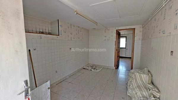 Vente                                                      Maison de village
                        
                     7 pièces                      168 m2                     à La Roche-en-Brenil