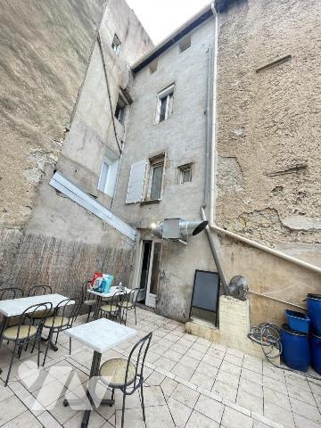 IMMEUBLE POUR INVESTISSEMENT LOCATIF AVEC COMMERCE EN RDC ET 4 APPARTEMENTS