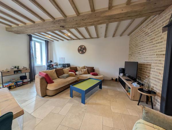 Charmante maison rénovée avec goût - 3 chambres - jardin - hangard