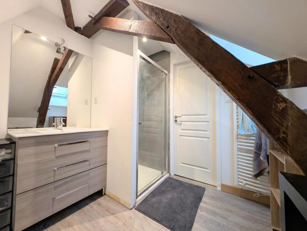 Charmante maison rénovée avec goût - 3 chambres - jardin - hangard