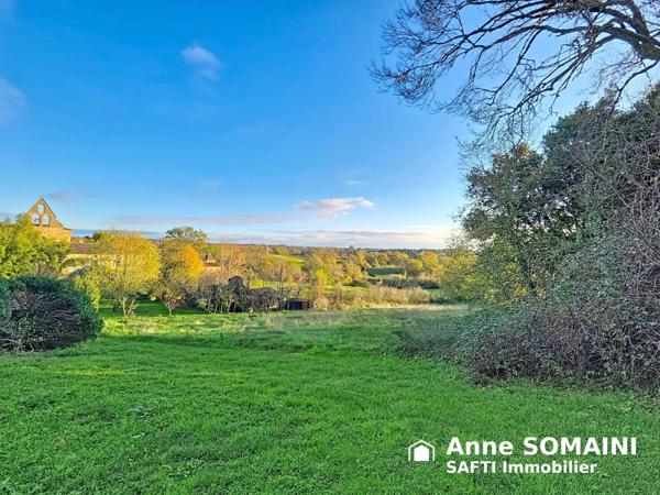 Terrain constructible rare, dans un décor d’exception.