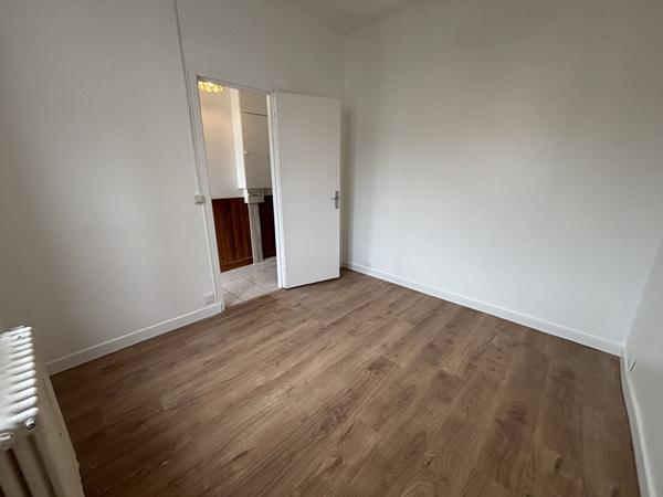 Le Bourget : à louer maisons 39.18 M2 en lot avant