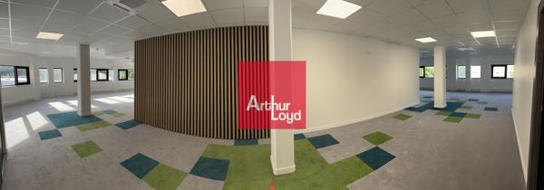 Bureaux à louer à Seyssins dans immeuble rénové avec parking sécurisé