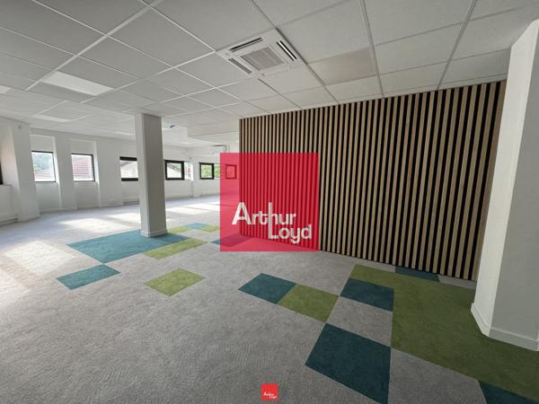 Bureaux à louer à Seyssins dans immeuble rénové avec parking sécurisé