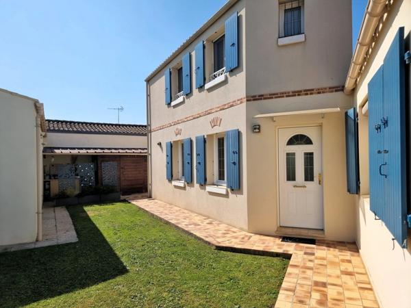 DOLUS D'OLERON (17), Superbe demeure contemporaine 11 pièces 236m² dont 191m² habitable terrain clos murs 677m²