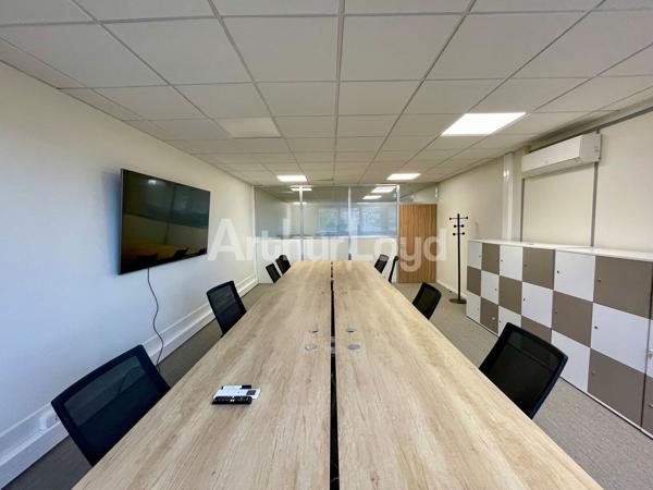 Bureaux à Louer Marcq-en-Baroeul - 250 m² Clés en Main au Croisé Laroche avec Parkings