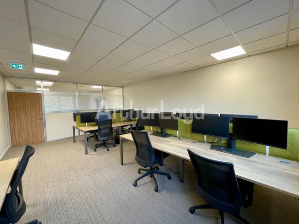Bureaux à Louer Marcq-en-Baroeul - 250 m² Clés en Main au Croisé Laroche avec Parkings