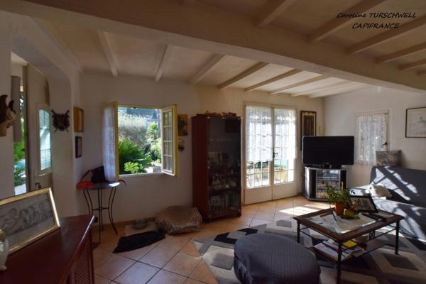 CAVALAIRE SUR MER (83) - EXCELLENT EMPLACEMENT - MAISON PRINCIPALE AVEC DEPENDANCE 128 M² SUR 1230 M² DE JARDIN PAYSAGE