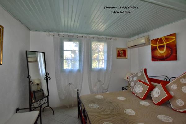 CAVALAIRE SUR MER (83) - EXCELLENT EMPLACEMENT - MAISON PRINCIPALE AVEC DEPENDANCE 128 M² SUR 1230 M² DE JARDIN PAYSAGE