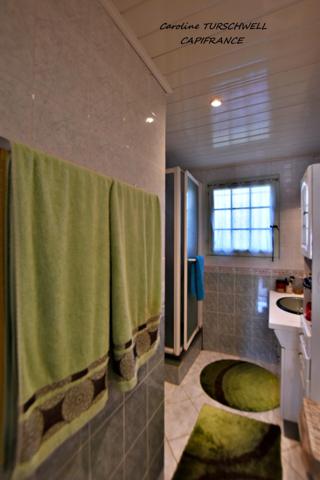 CAVALAIRE SUR MER (83) - EXCELLENT EMPLACEMENT - MAISON PRINCIPALE AVEC DEPENDANCE 128 M² SUR 1230 M² DE JARDIN PAYSAGE