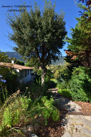 CAVALAIRE SUR MER (83) - EXCELLENT EMPLACEMENT - MAISON PRINCIPALE AVEC DEPENDANCE 128 M² SUR 1230 M² DE JARDIN PAYSAGE