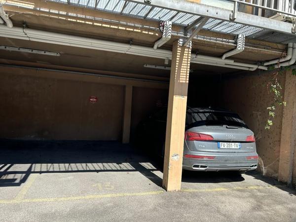 BUREAUX à VENDRE de 162.58 m²