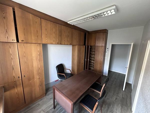 BUREAUX à VENDRE de 162.58 m²