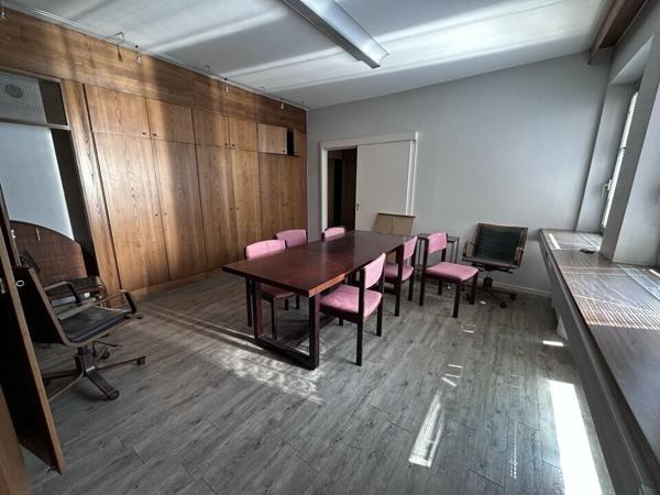 BUREAUX à VENDRE de 162.58 m²