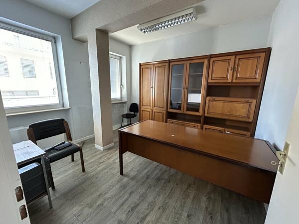BUREAUX à VENDRE de 162.58 m²