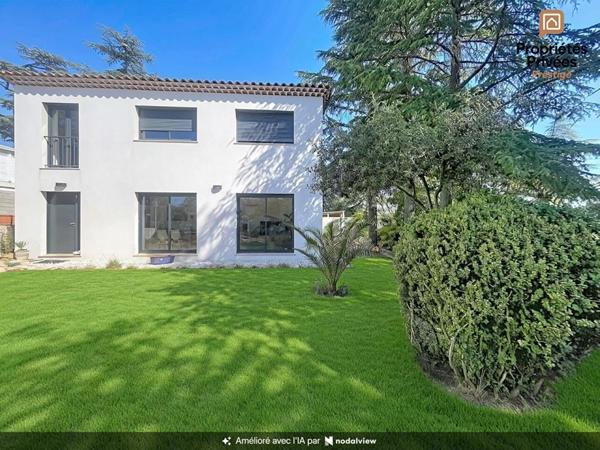 Villa T6 (2023) - St Maximin centre - Terrain 500m² + garage