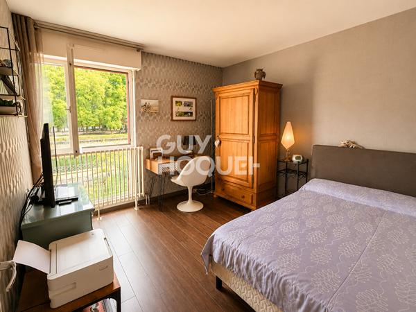 BESANÇON - Appartement T3 de 81 m²  Balcon avec vue sur le Doubs - Calme - Parking - Proche Boucle