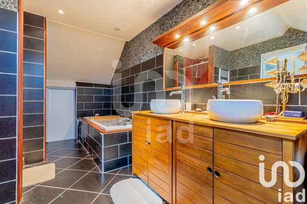 Maison 7 pièces de 163 m² à Savigny-sur-Orge (91600)