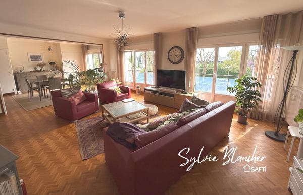 APPARTEMENT 126 M2 - 3 CHAMBRES - CAVE - GARAGE