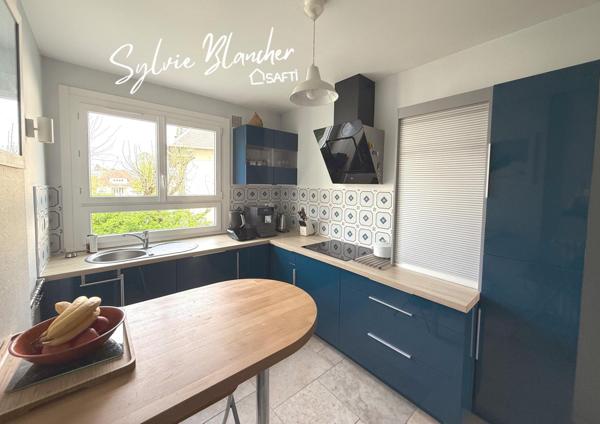 APPARTEMENT 126 M2 - 3 CHAMBRES - CAVE - GARAGE