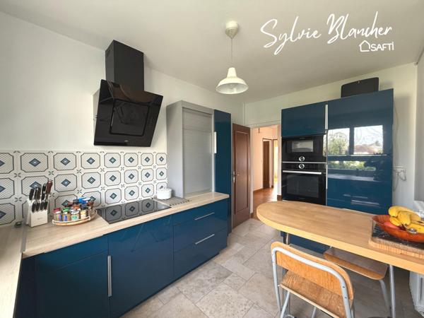 APPARTEMENT 126 M2 - 3 CHAMBRES - CAVE - GARAGE