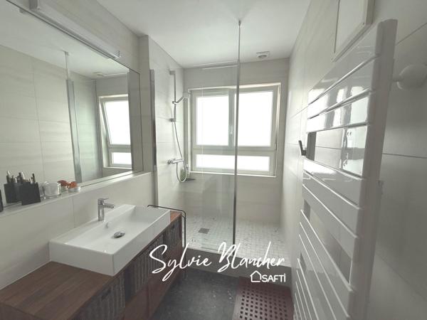 APPARTEMENT 126 M2 - 3 CHAMBRES - CAVE - GARAGE