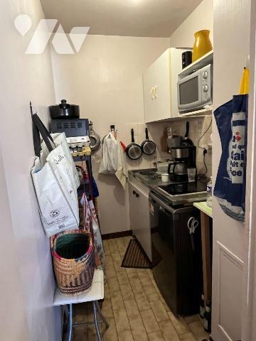 A VENDRE à AVALLON (89200), à proximité de tous commerces, et proche du centre ville.
UN BIEN ...